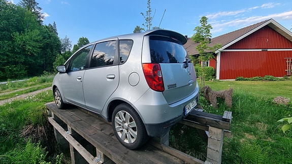 Mitsubishi Colt 8 of 13