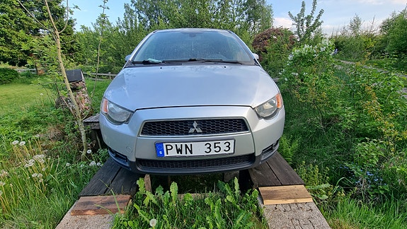 Mitsubishi Colt 2 of 5