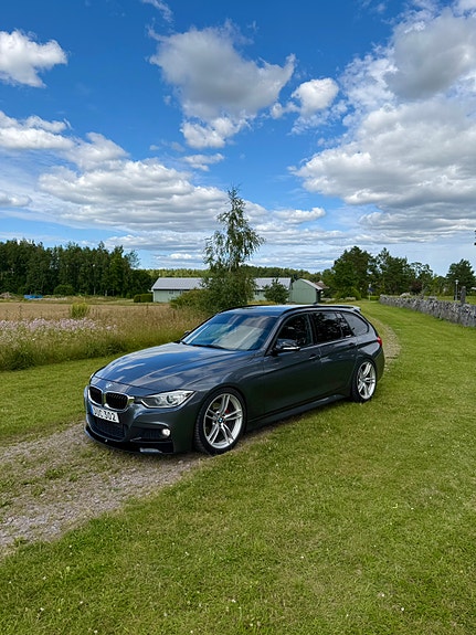 BMW 320d 4 of 5