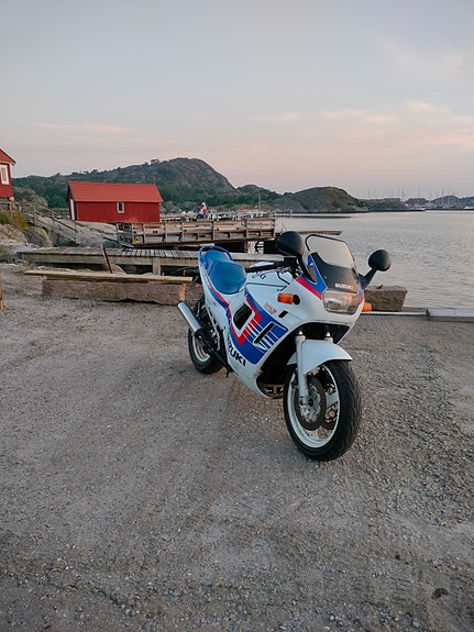 Suzuki GSX 600 F 4 of 4