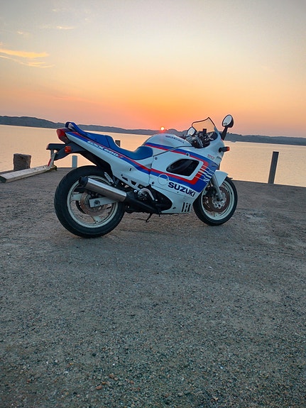 Suzuki GSX 600 F 3 of 4