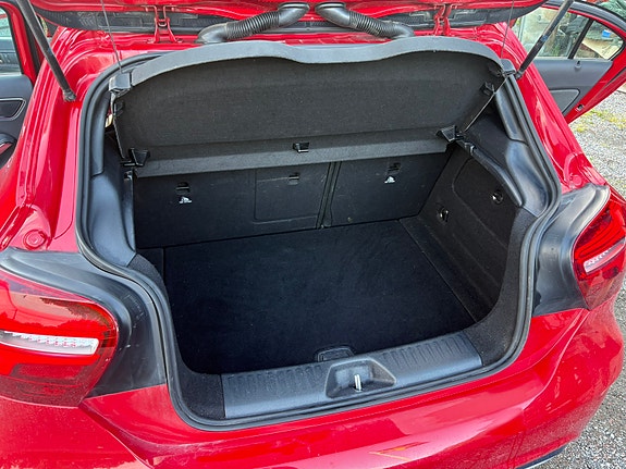 Mercedes-Benz A180 9 of 9
