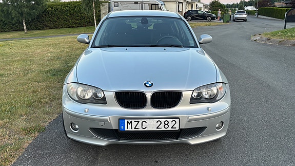 BMW 116i 4 of 5