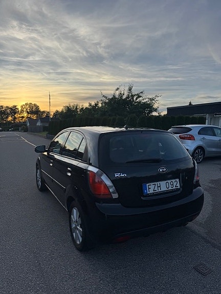 Kia Rio 4 of 5