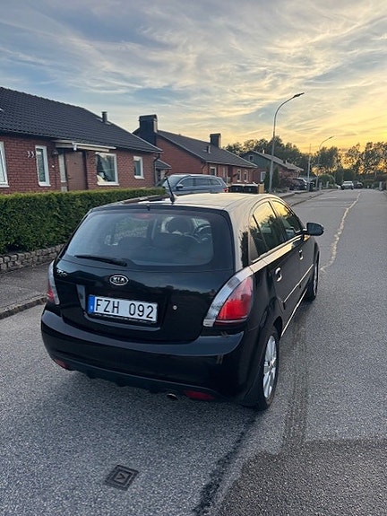 Kia Rio 5 of 5