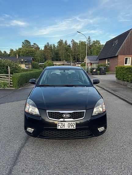 Kia Rio 2 of 5