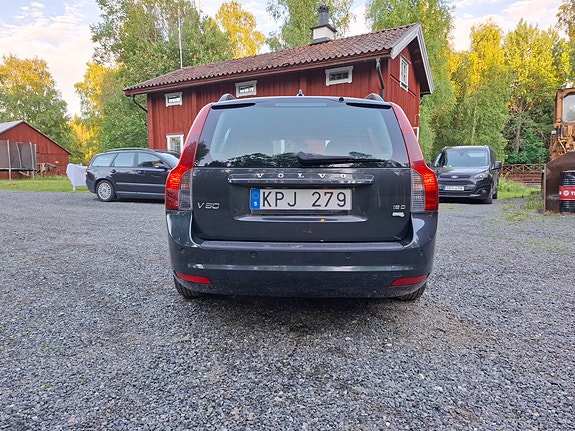 Volvo V50 4 of 5