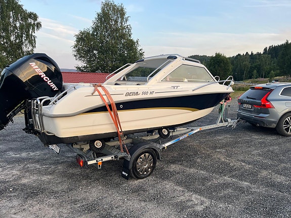 Bella 560 HT från 2011 med Mercury 80 hk motor och bromsad 80-släpvagn 5 of 5