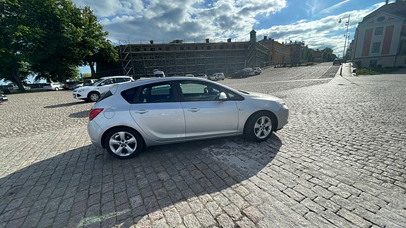 Opel Astra 4 of 5