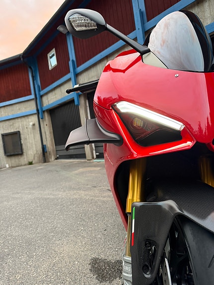 Ducati Panigale V4S 14 of 24