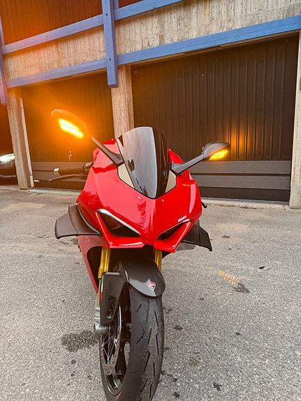 Ducati Panigale V4S 15 of 24