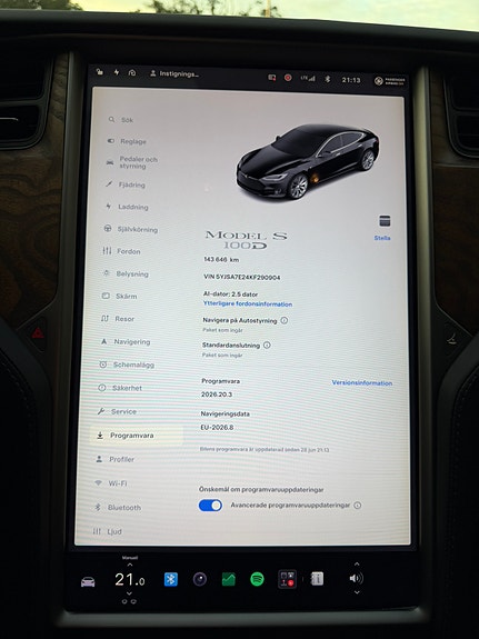 Tesla Model S 16 of 26