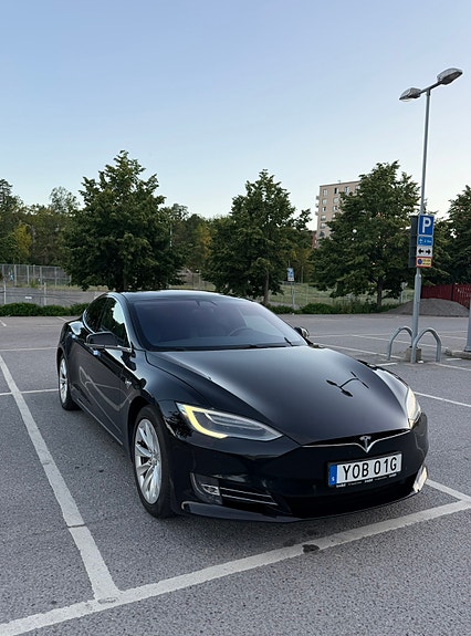 Tesla Model S 7 of 26