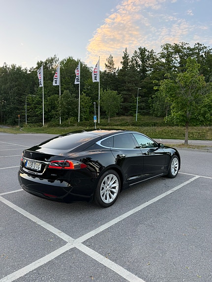 Tesla Model S 6 of 26