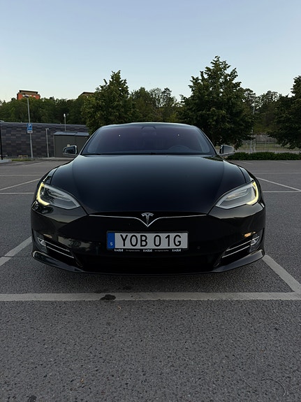 Tesla Model S 8 of 26