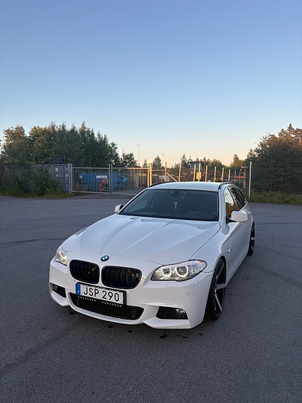 BMW 520d 2 of 5