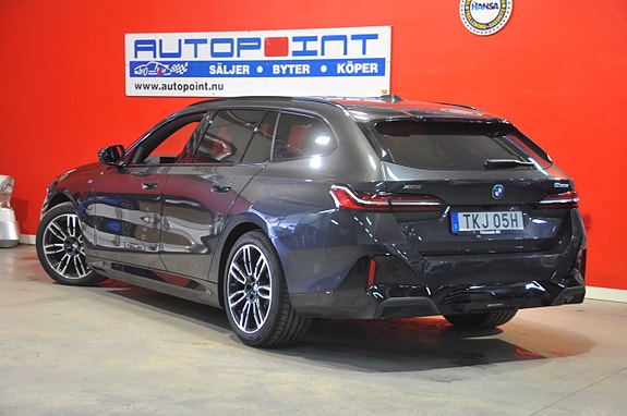 BMW 530e 3 of 5