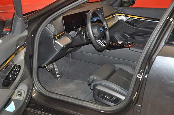BMW 530e 8 of 26