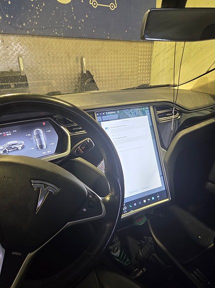 Tesla Model S 5 of 5