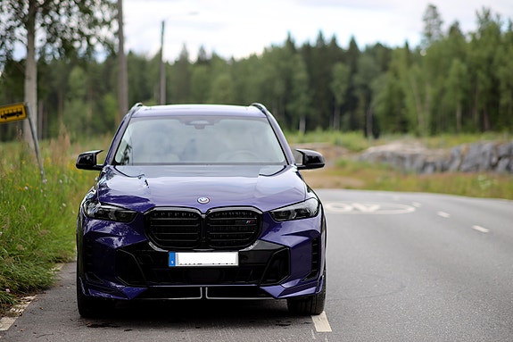 BMW X5 2 of 5