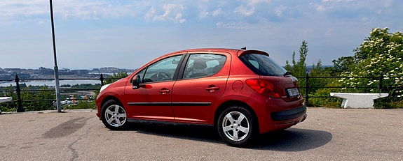 Peugeot 207 2 of 2