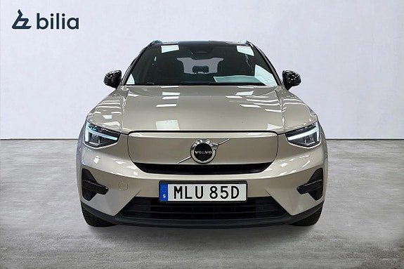 Volvo XC40 4 of 5