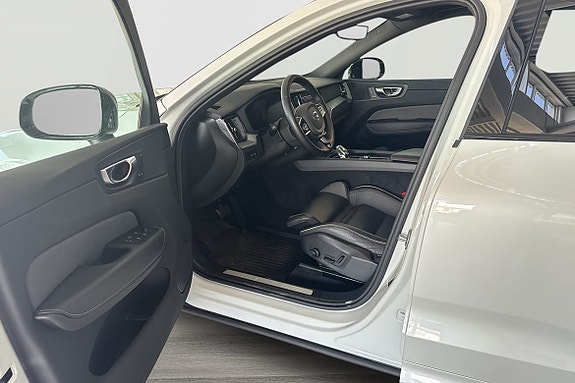 Volvo XC60 5 of 5