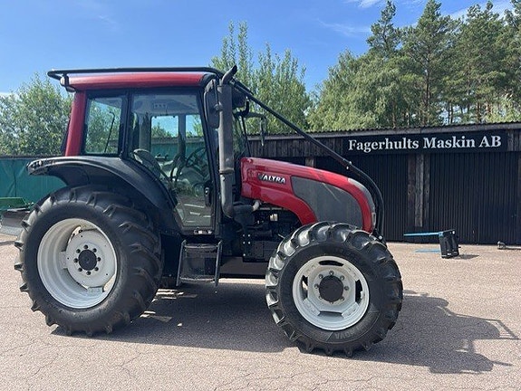Valtra N92 Skogstraktor 2 of 5