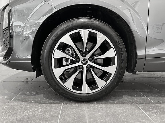 Audi Q3 6 of 20