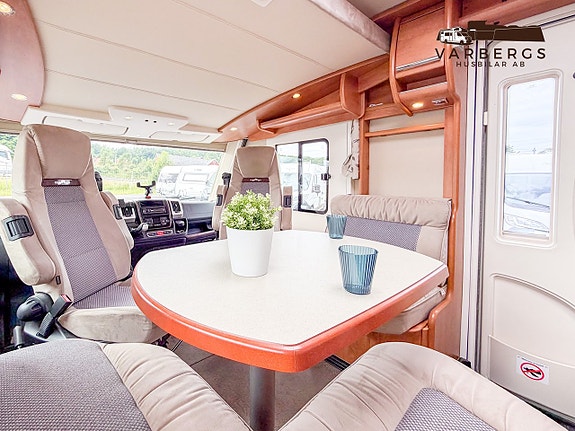 Carthago Chic C-line I 4.8 *Långbädd *Säng fram *Alde *EP Stödben *Aut *177hk Fr. 3,70% ränta -Vi välkomnar inbyte 4 of 23
