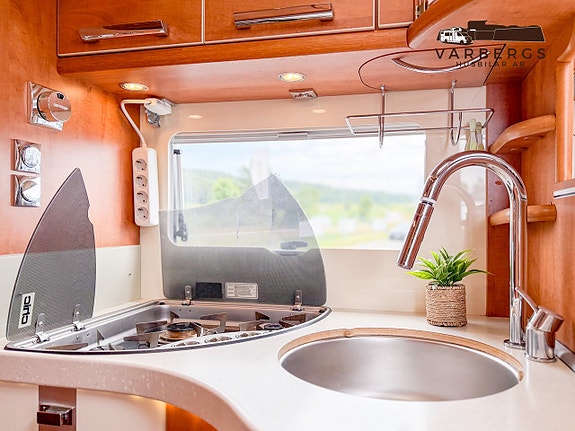 Carthago Chic C-line I 4.8 *Långbädd *Säng fram *Alde *EP Stödben *Aut *177hk Fr. 3,70% ränta -Vi välkomnar inbyte 12 of 23