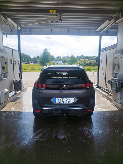 Peugeot 5008 3 of 5