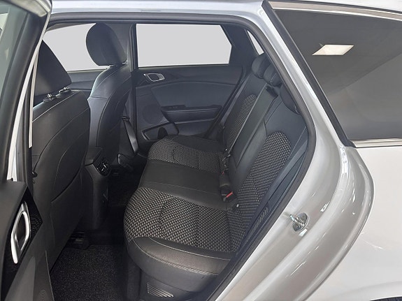 Kia Ceed 9 of 16