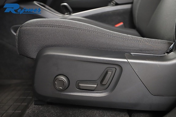 Volvo XC40 5 of 5