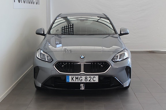 BMW 120 2 of 14