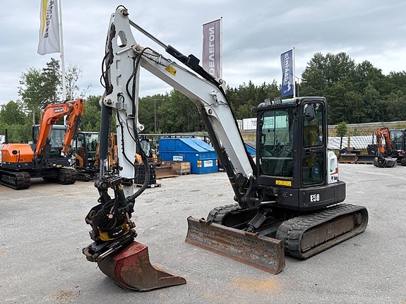 Bobcat E50 2 of 24