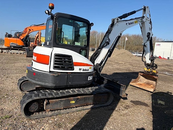 Bobcat E50 2 of 5