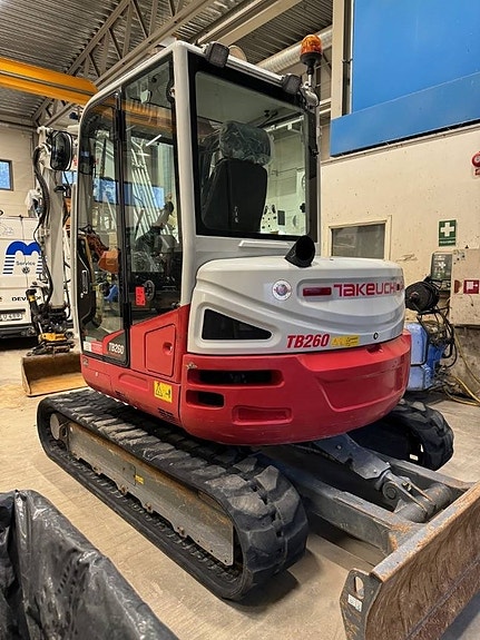 Takeuchi TB 260 4 of 5