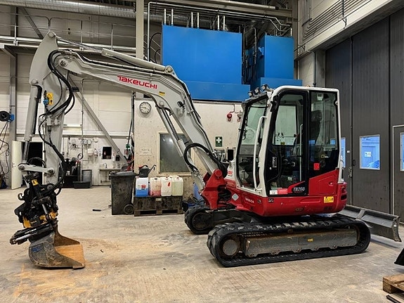 Takeuchi TB 260 3 of 5