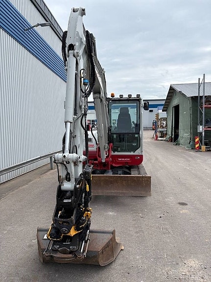 Takeuchi TB 260 3 of 17