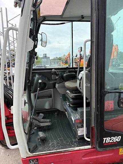 Takeuchi TB 260 10 of 17