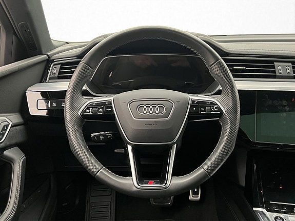 Audi Q8 27 of 30