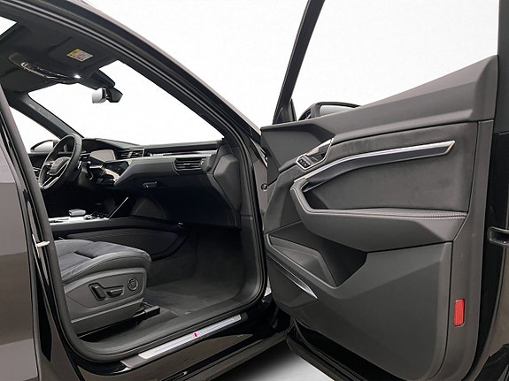 Audi Q8 23 of 30