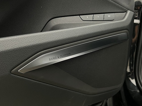 Audi Q8 10 of 30