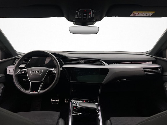 Audi Q8 12 of 30