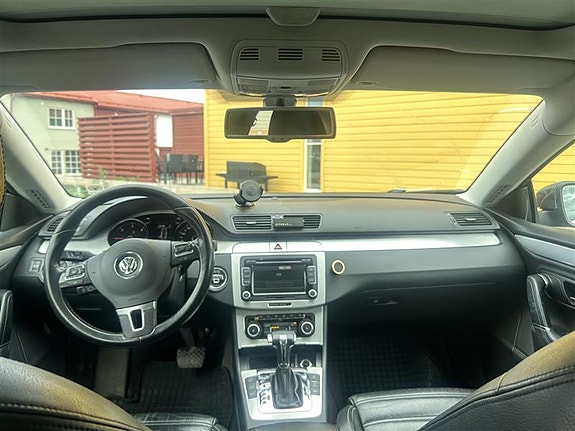 Volkswagen Passat CC 6 of 8
