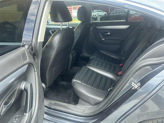 Volkswagen Passat CC 7 of 8