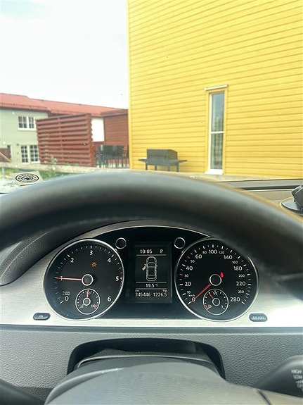 Volkswagen Passat CC 8 of 8