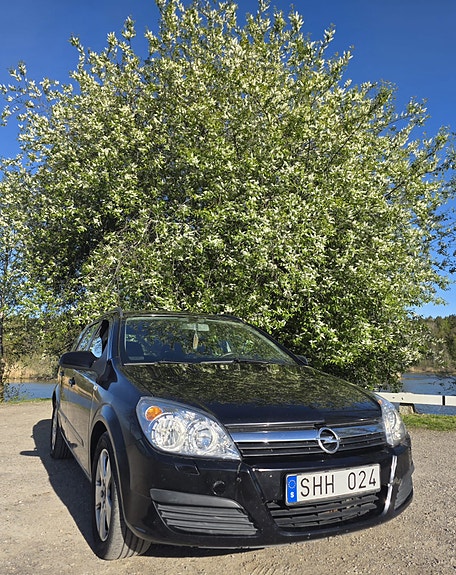 Opel Astra 2 of 5