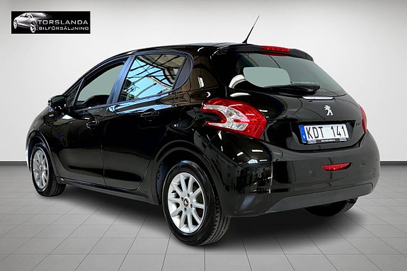 Peugeot 208 3 of 5